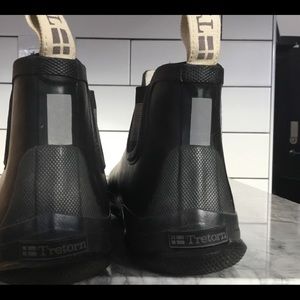 Comfortable lined ankle rain boots